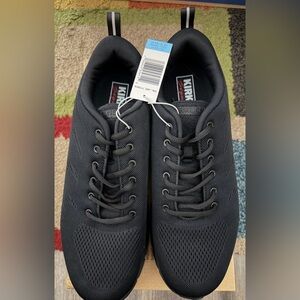 Kirkland Signature men’s 9.5 comfort walker shoes- new
